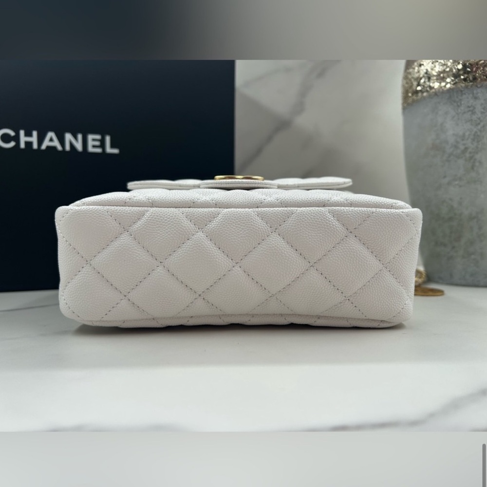 New! Chanel Quilted Caviar Small Wavy CC BoHo Bag - Picture 2 of 3